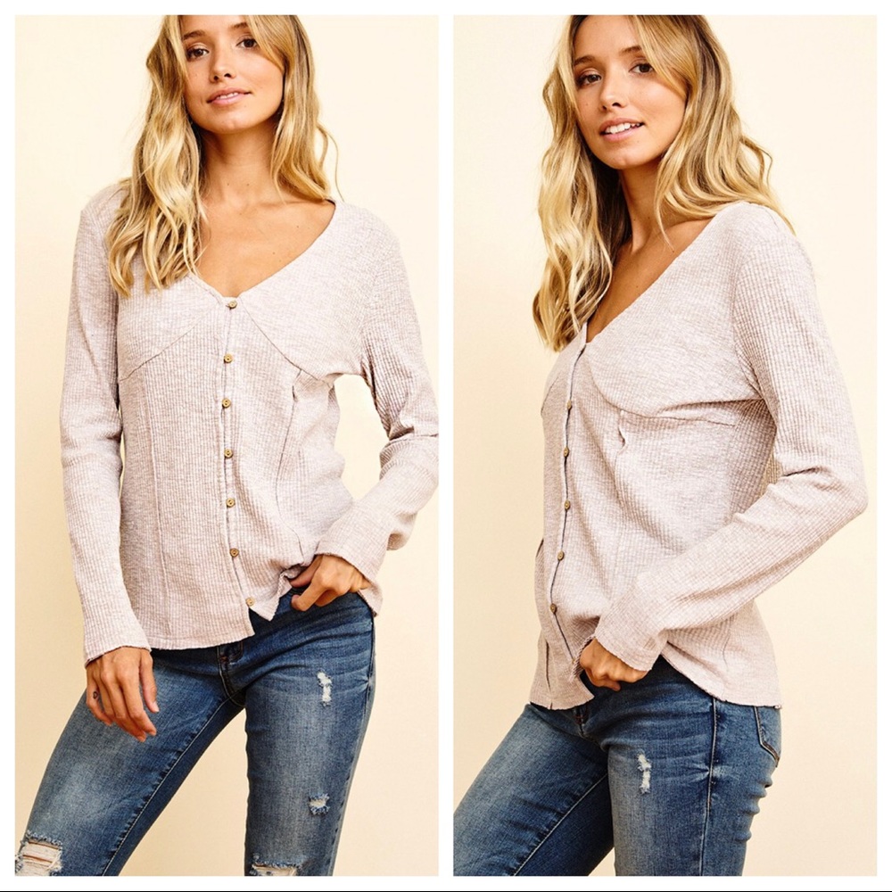Fall Must Perfect Front loop button ribbed top - Picture 1 of 6